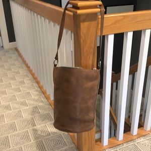 LEATHER BUCKET BAG